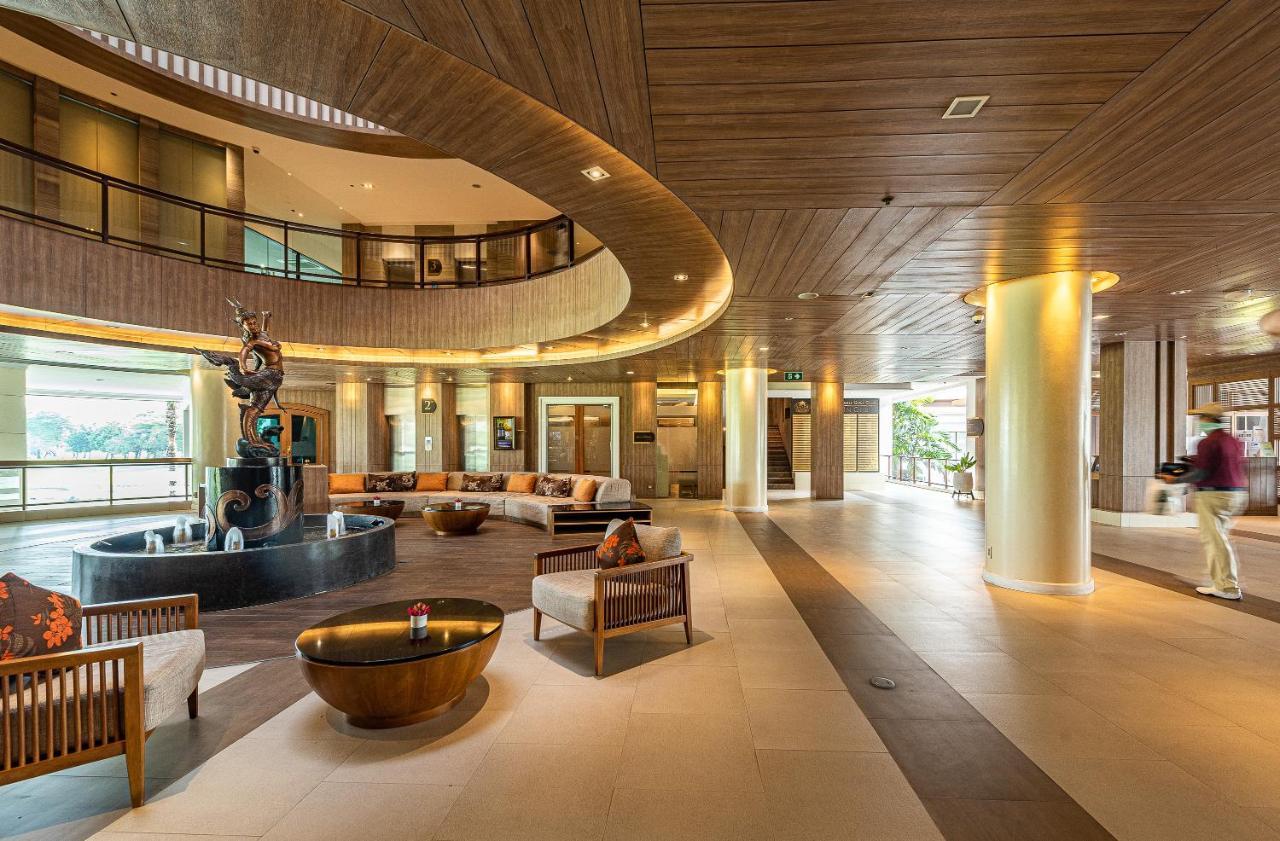 Summit Windmill Golf Suite Hotel At Suvarnabhumi Bangkok Dış mekan fotoğraf The lobby of the hotel