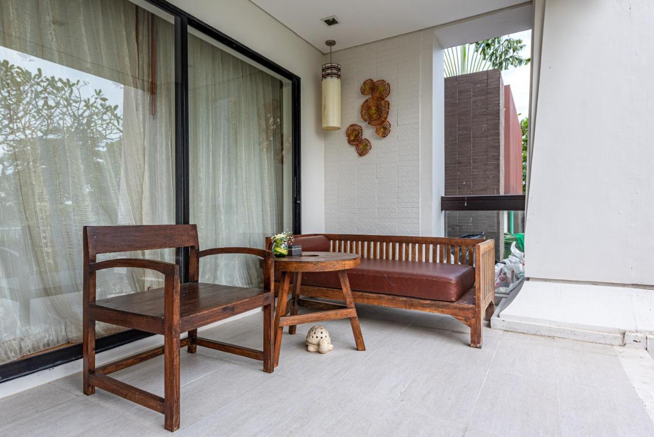Summit Windmill Golf Suite Hotel At Suvarnabhumi Bangkok Dış mekan fotoğraf A balcony in a hotel