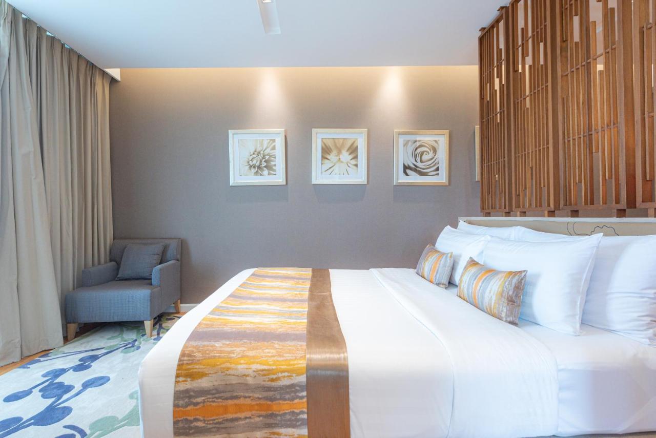 Summit Windmill Golf Suite Hotel At Suvarnabhumi Bangkok Dış mekan fotoğraf Deluxe Room