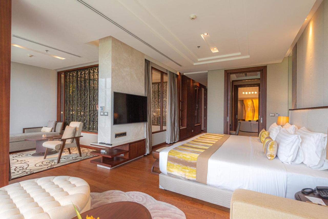 Summit Windmill Golf Suite Hotel At Suvarnabhumi Bangkok Dış mekan fotoğraf A suite at the hotel