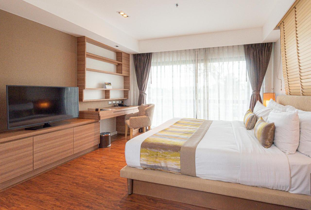 Summit Windmill Golf Suite Hotel At Suvarnabhumi Bangkok Dış mekan fotoğraf Deluxe Room