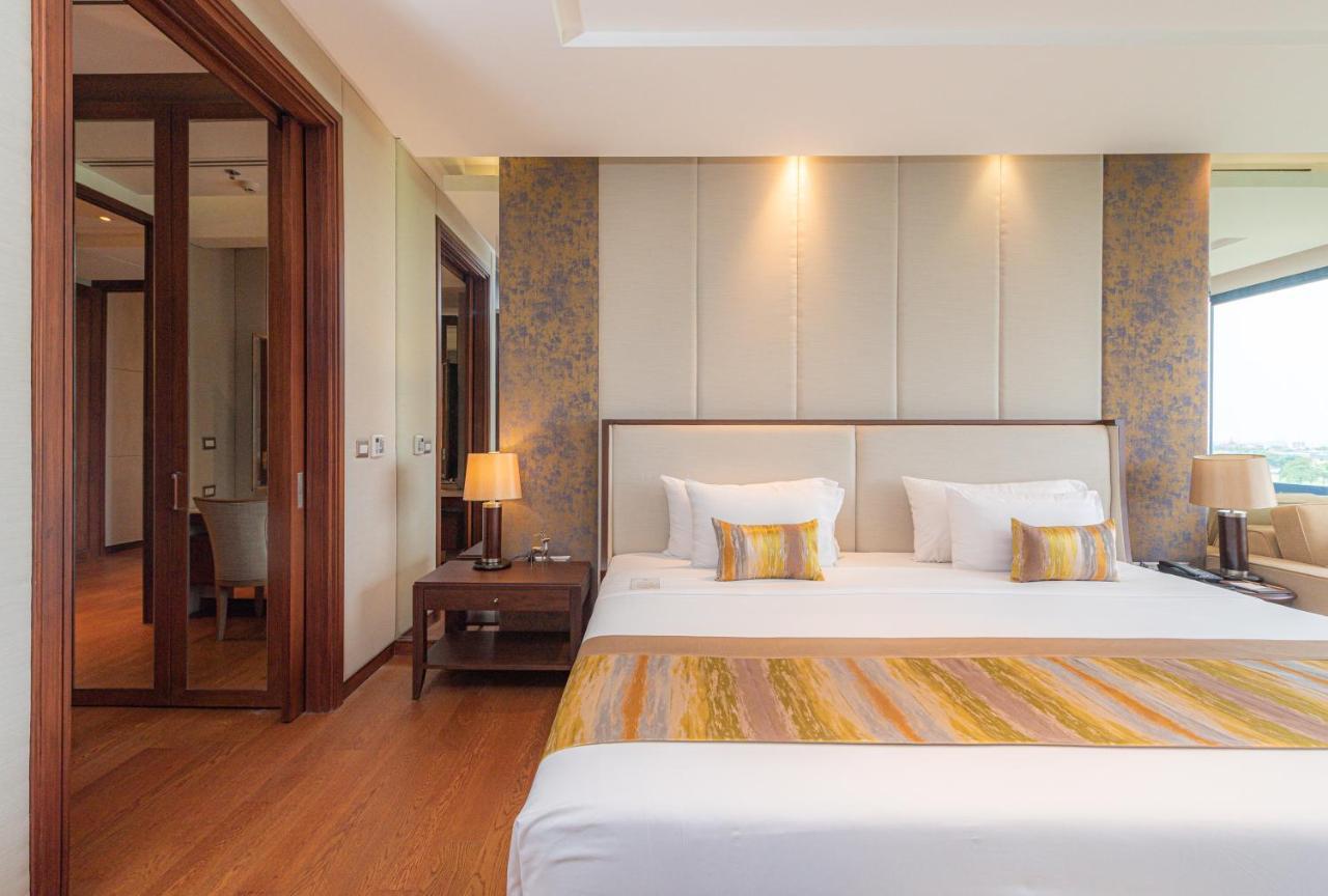 Summit Windmill Golf Suite Hotel At Suvarnabhumi Bangkok Dış mekan fotoğraf A bedroom at the hotel