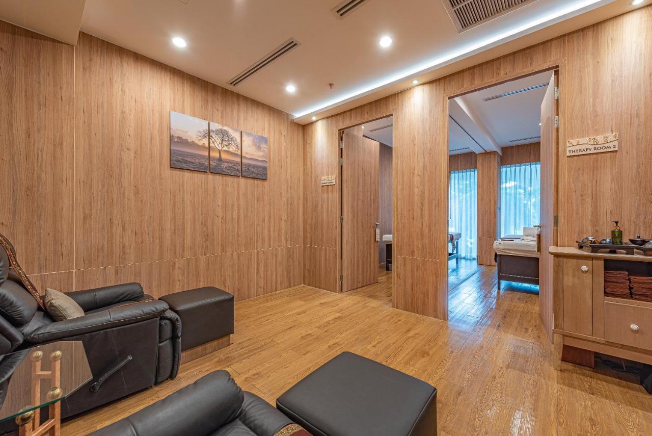 Summit Windmill Golf Suite Hotel At Suvarnabhumi Bangkok Dış mekan fotoğraf A private room at a spa in Hong Kong